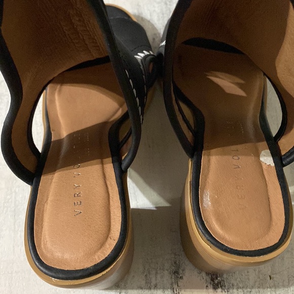 Very Volatile Dark Grey 3in chunky heel with White stitching Size 6 - Picture 6 of 11